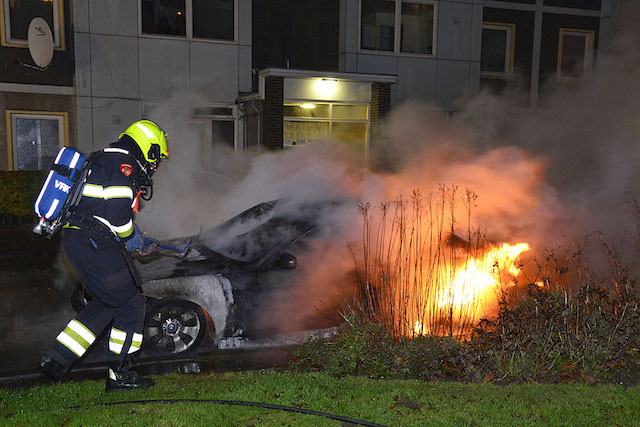 2016/222/20161209-22u18 GB 004 Autobrand Overhaal Amsterdam.jpg